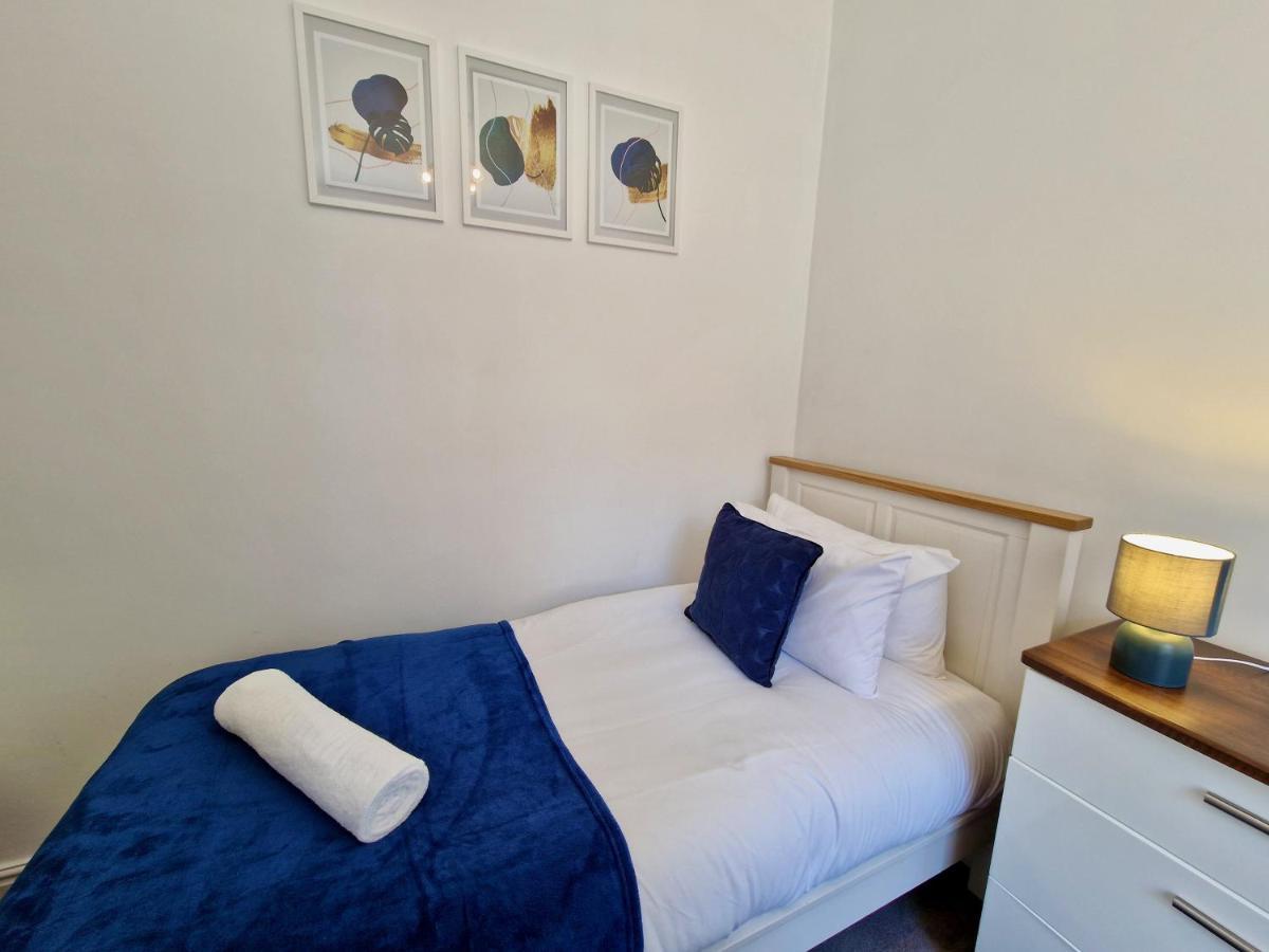Incredible Private Rooms All With Private Bathrooms In A Fully Serviced House Next To City Centre With Free Parking Coventry Exterior foto